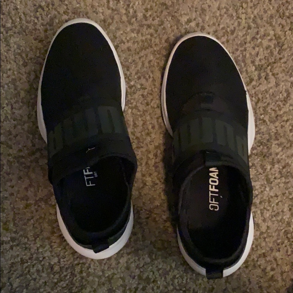 Black Puma SoftFoam Sneakers Size 8 1/2